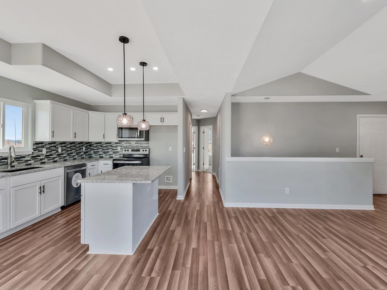 5518 South Victoria Court Wichita, KS 67216 - Photo 7 of 35