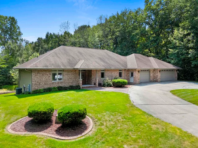 $724,900 | 6149 Kawula Lane, Sobieski, WI 54171