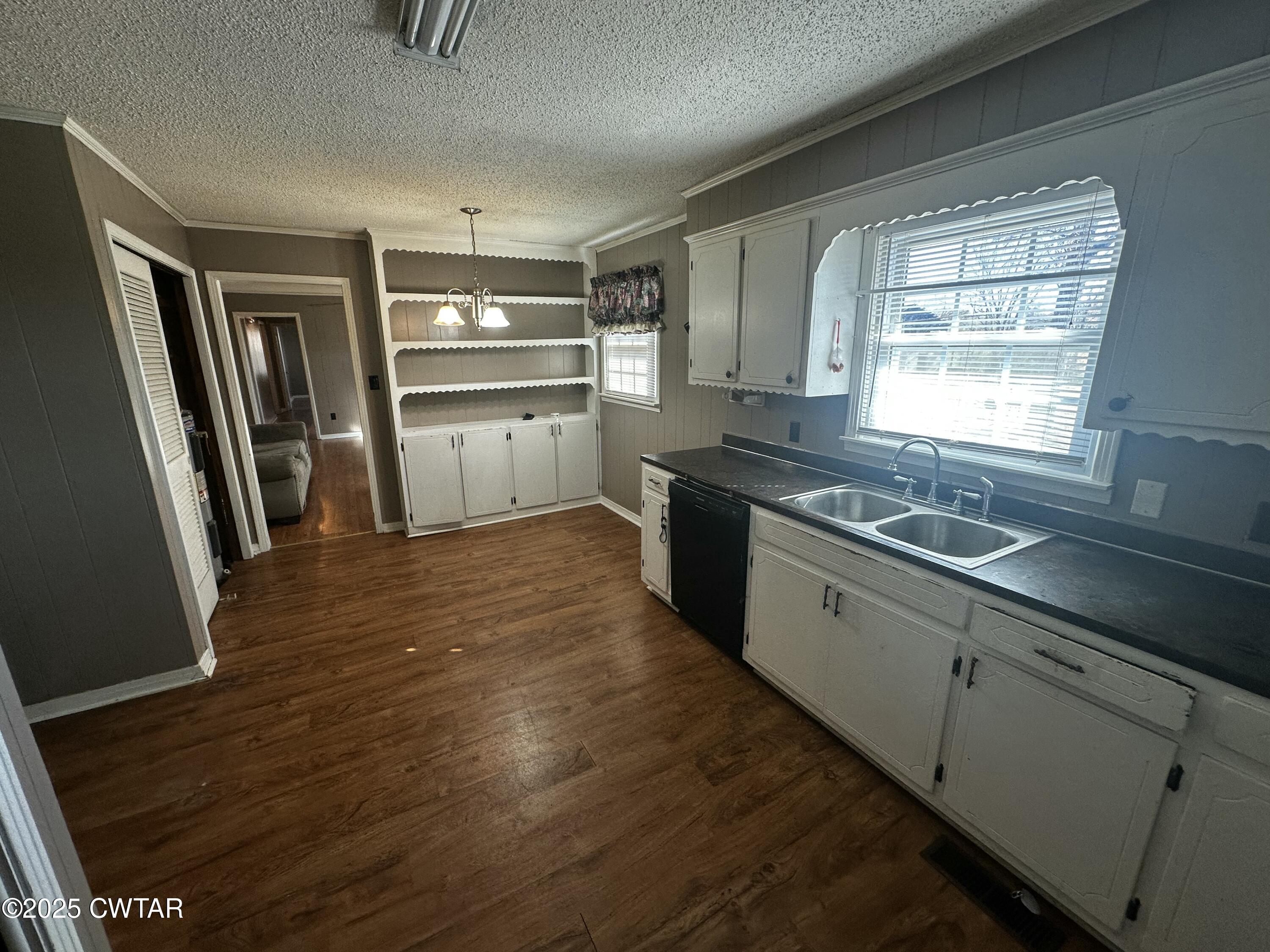 1705 Highway 100 Decaturville, TN 38329 - Photo 6 of 45 IMG_2932