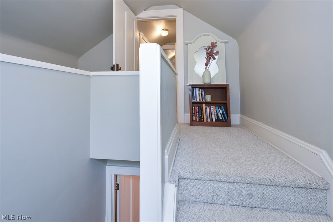 3076 Warrington Road Cleveland, OH 44120 - Photo 27 of 34 Gallery Image 27
