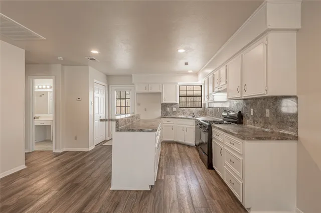 $249,900 | 2418 Settlers Way, Huntsville, TX 77320