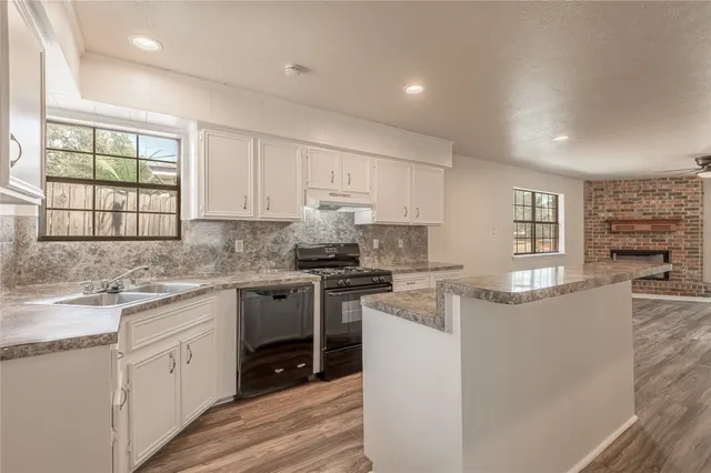 $249,900 | 2418 Settlers Way, Huntsville, TX 77320