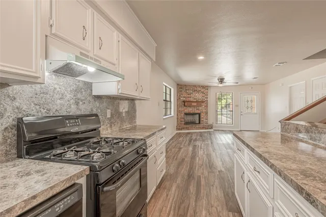 $249,900 | 2418 Settlers Way, Huntsville, TX 77320