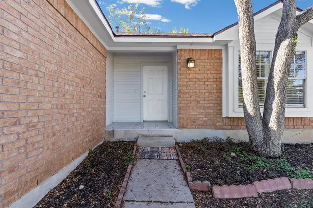 $2,450 | 5006 Acorn Grove Court, Austin, TX 78744