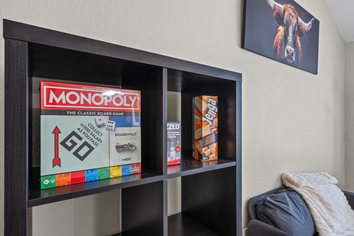 5006 Acorn Grove Court Austin, TX 78744 - Photo 7 of 36