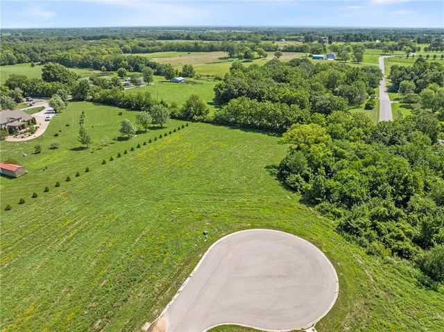 $190,000 | 13300 Winner's Circle, Smithville, MO 64089