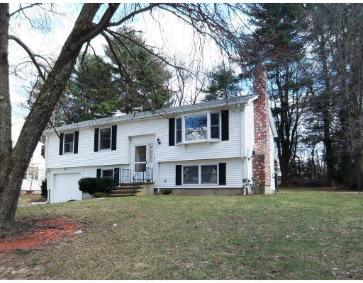 32 Oak Knoll Road Natick, MA 01760 - Photo 1 of 9 Gallery Image 1