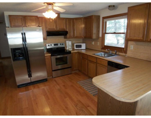 32 Oak Knoll Road Natick, MA 01760 - Photo 3 of 9 Gallery Image 3
