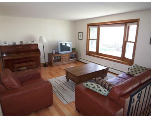 32 Oak Knoll Road Natick, MA 01760 - Photo 5 of 9 Gallery Image 5