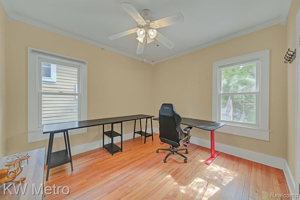 806 Lockwood Road Royal Oak, MI 48067 - Photo 13 of 38