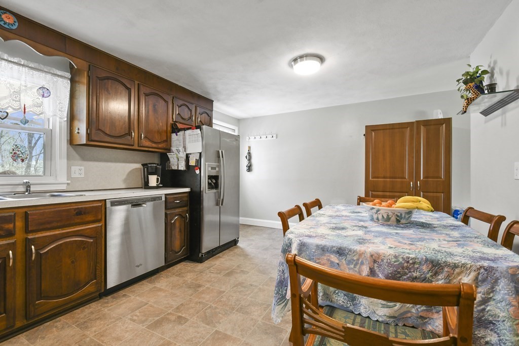 78 Ellis Road Southbridge, MA 01550 - Photo 11 of 31 Gallery Image 11