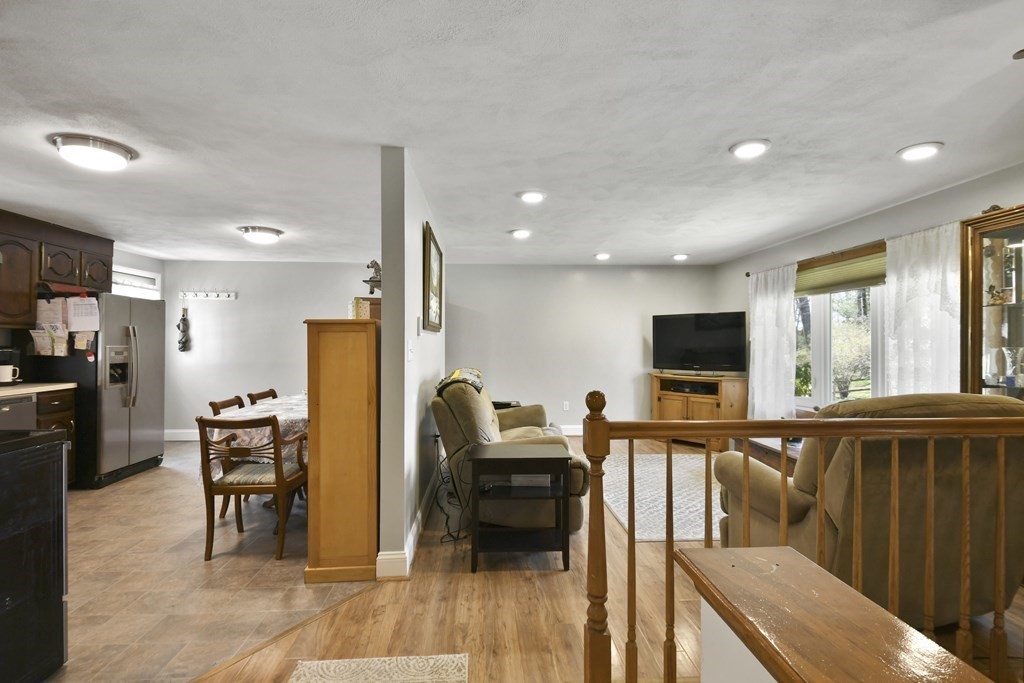 78 Ellis Road Southbridge, MA 01550 - Photo 6 of 31 Gallery Image 6