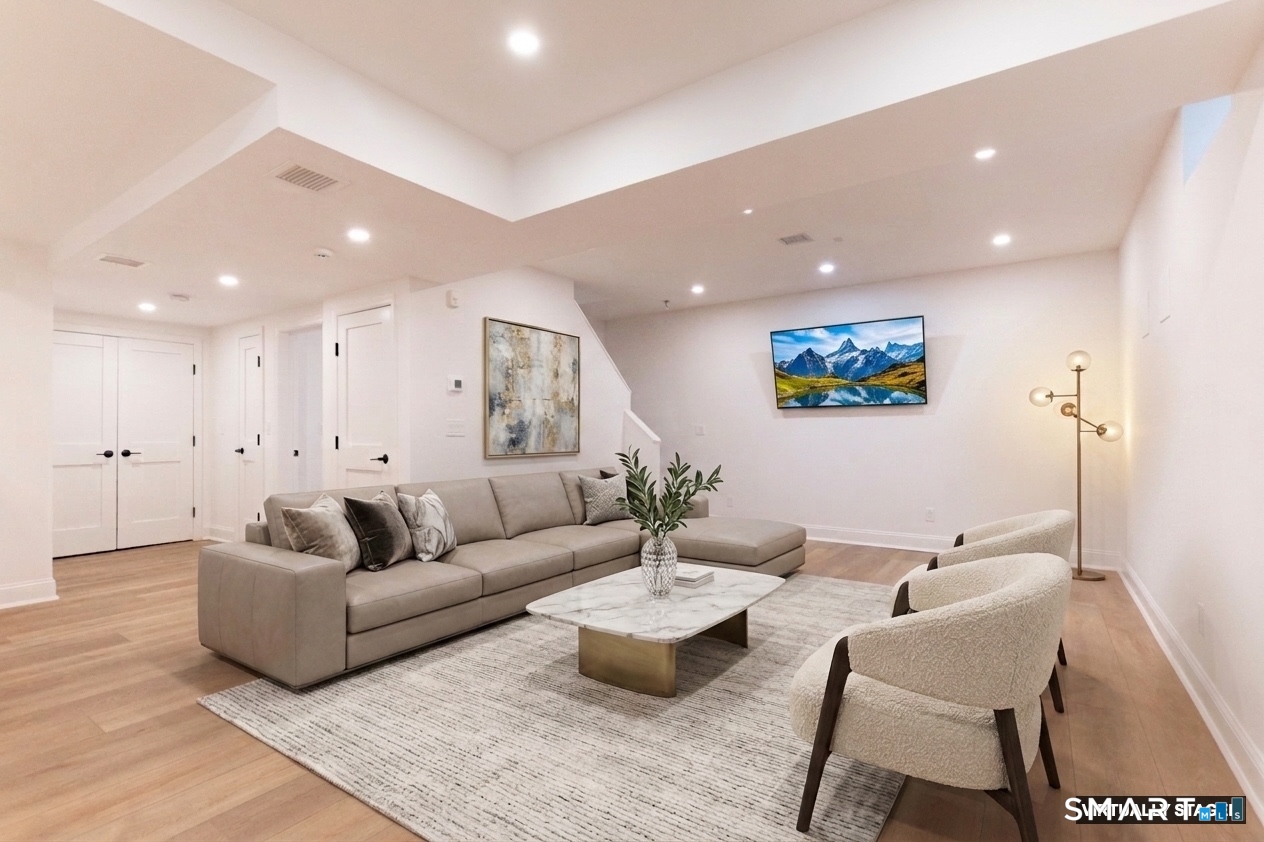 18 Maple Street Trumbull, CT 06611 - Photo 13 of 37