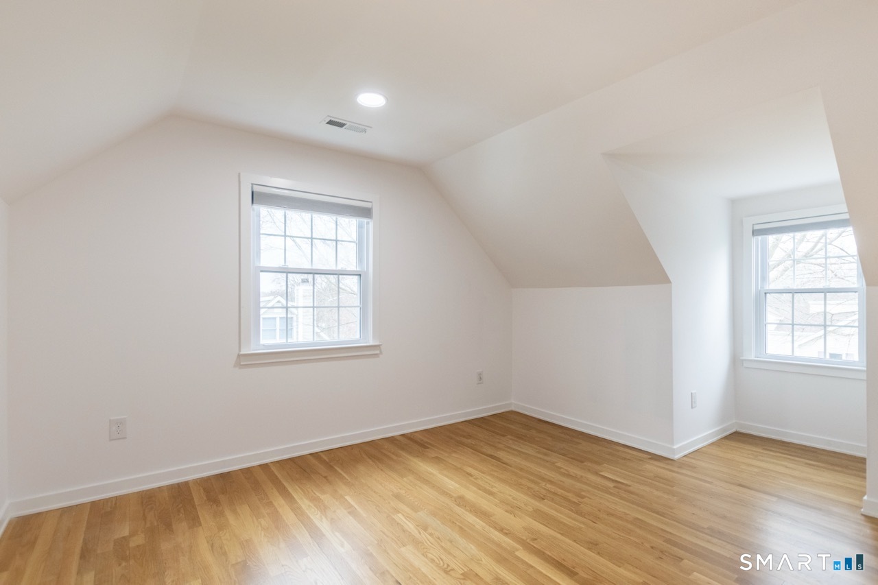 18 Maple Street Trumbull, CT 06611 - Photo 20 of 37