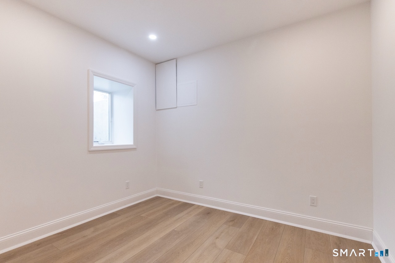 18 Maple Street Trumbull, CT 06611 - Photo 26 of 37