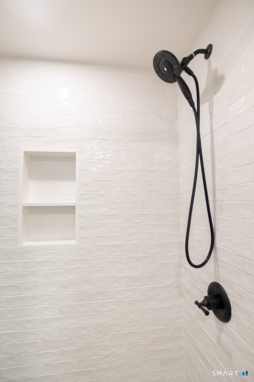 18 Maple Street Trumbull, CT 06611 - Photo 28 of 37