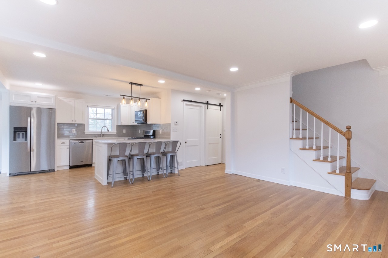 18 Maple Street Trumbull, CT 06611 - Photo 5 of 37