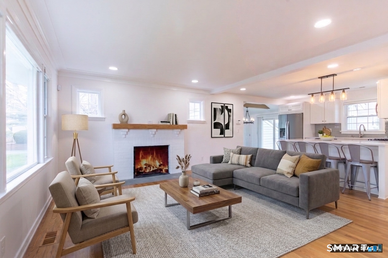 18 Maple Street Trumbull, CT 06611 - Photo 6 of 37