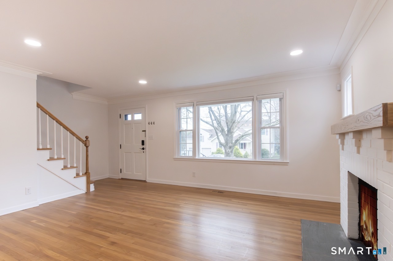 18 Maple Street Trumbull, CT 06611 - Photo 8 of 37