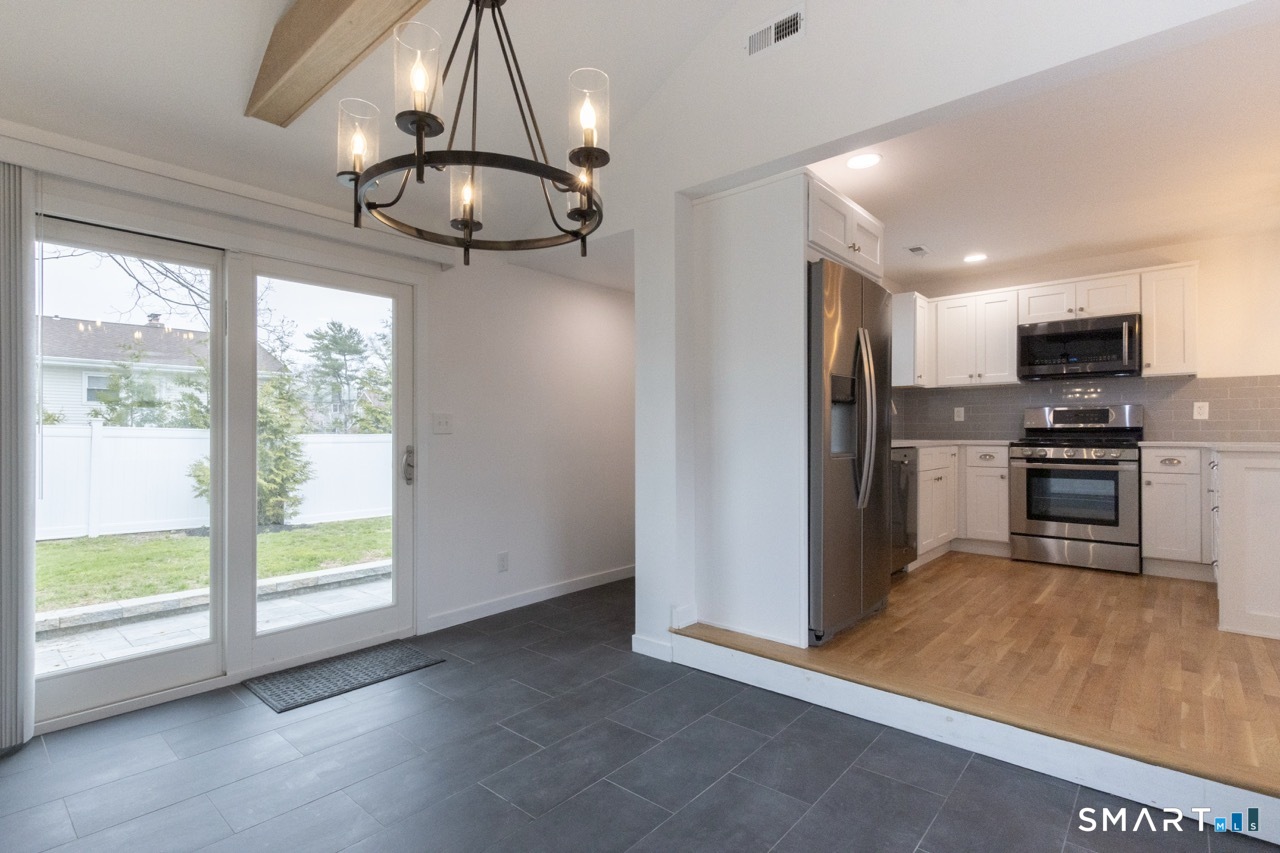 18 Maple Street Trumbull, CT 06611 - Photo 10 of 37