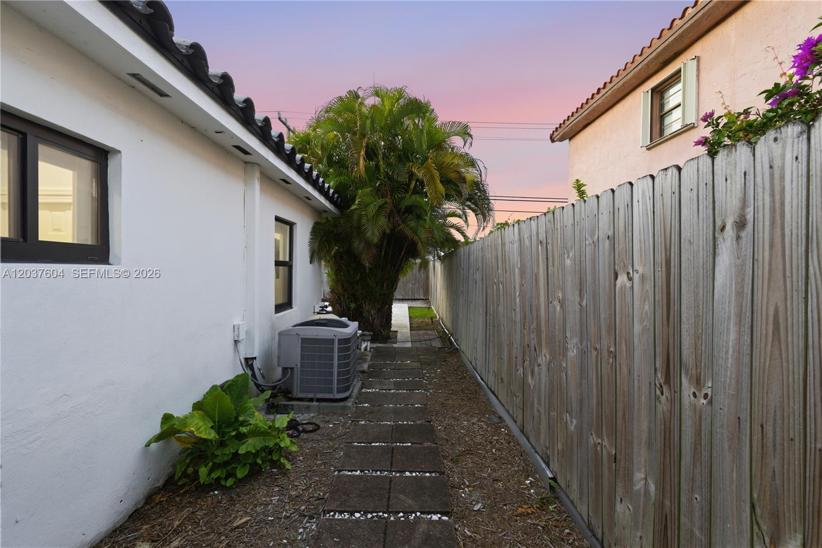 7395 Southwest 39th Street Miami, FL 33155 - Photo 43 of 48