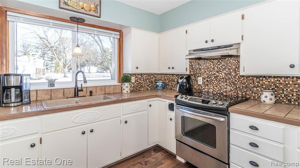 174 Henderson Road Howell, MI 48855 - Photo 10 of 30
