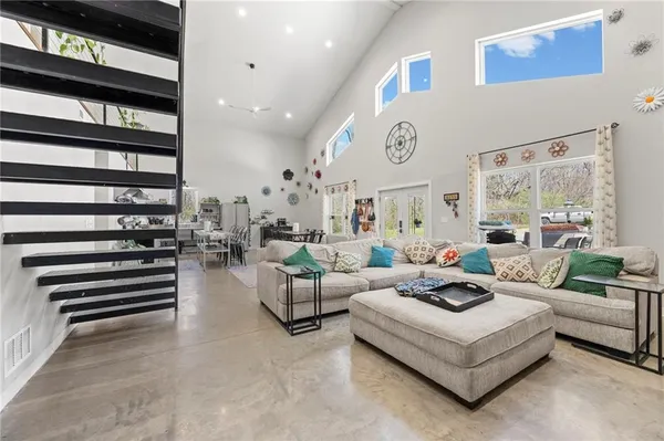 $520,000 | 2906 North Twyman Road, Independence, MO 64058