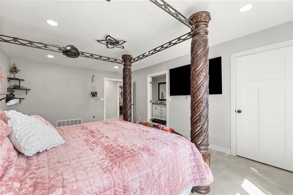 $520,000 | 2906 North Twyman Road, Independence, MO 64058