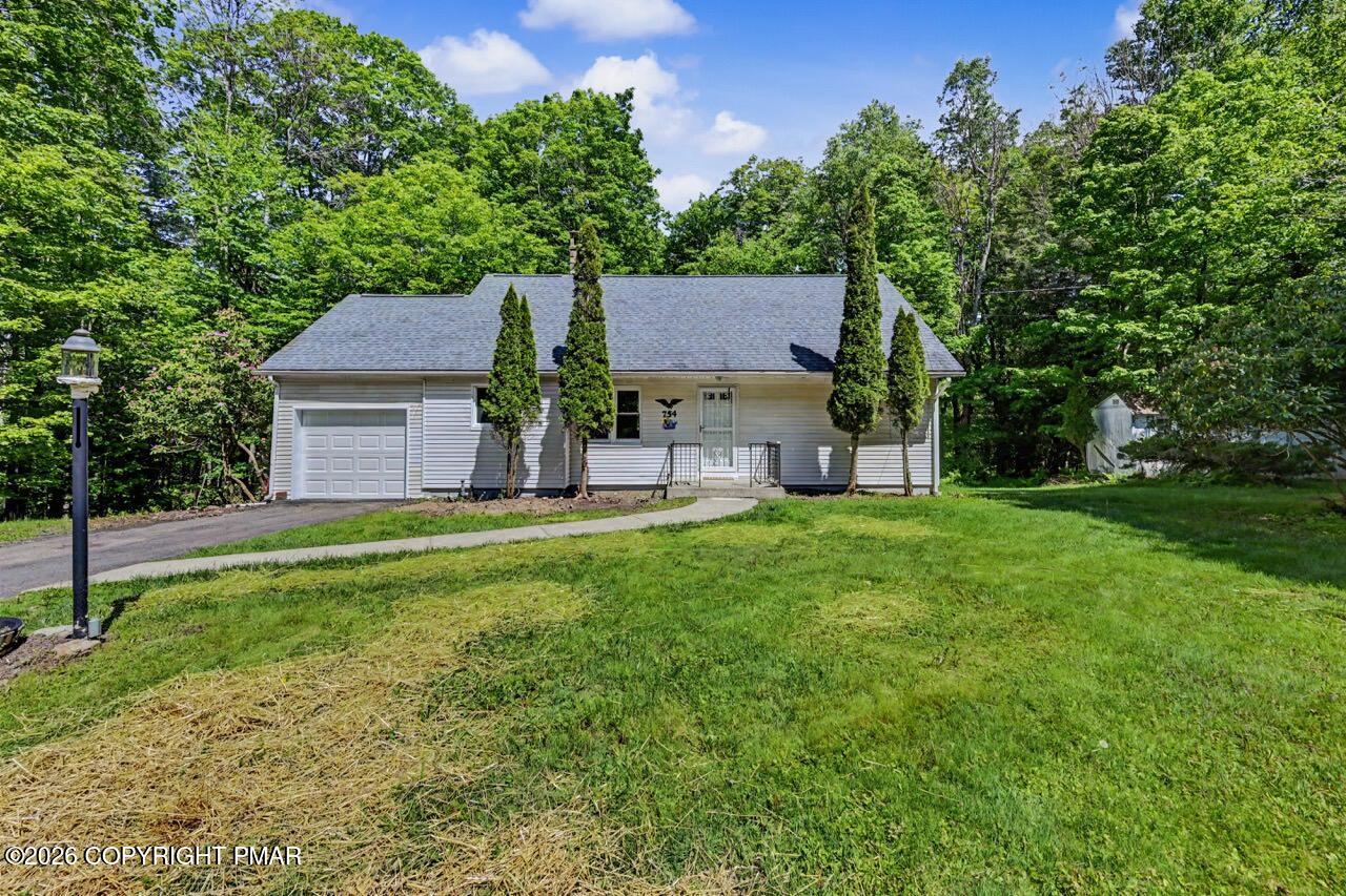 754 Carlton Rd 01 Large