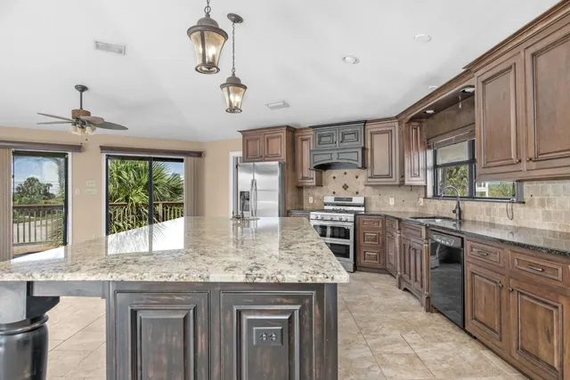 $710,000 | 757 Seahorse Avenue, Fort Walton Beach, FL 32548