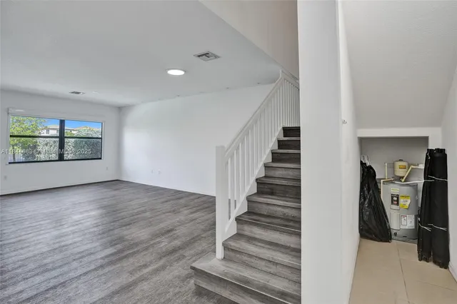 a view of utility room