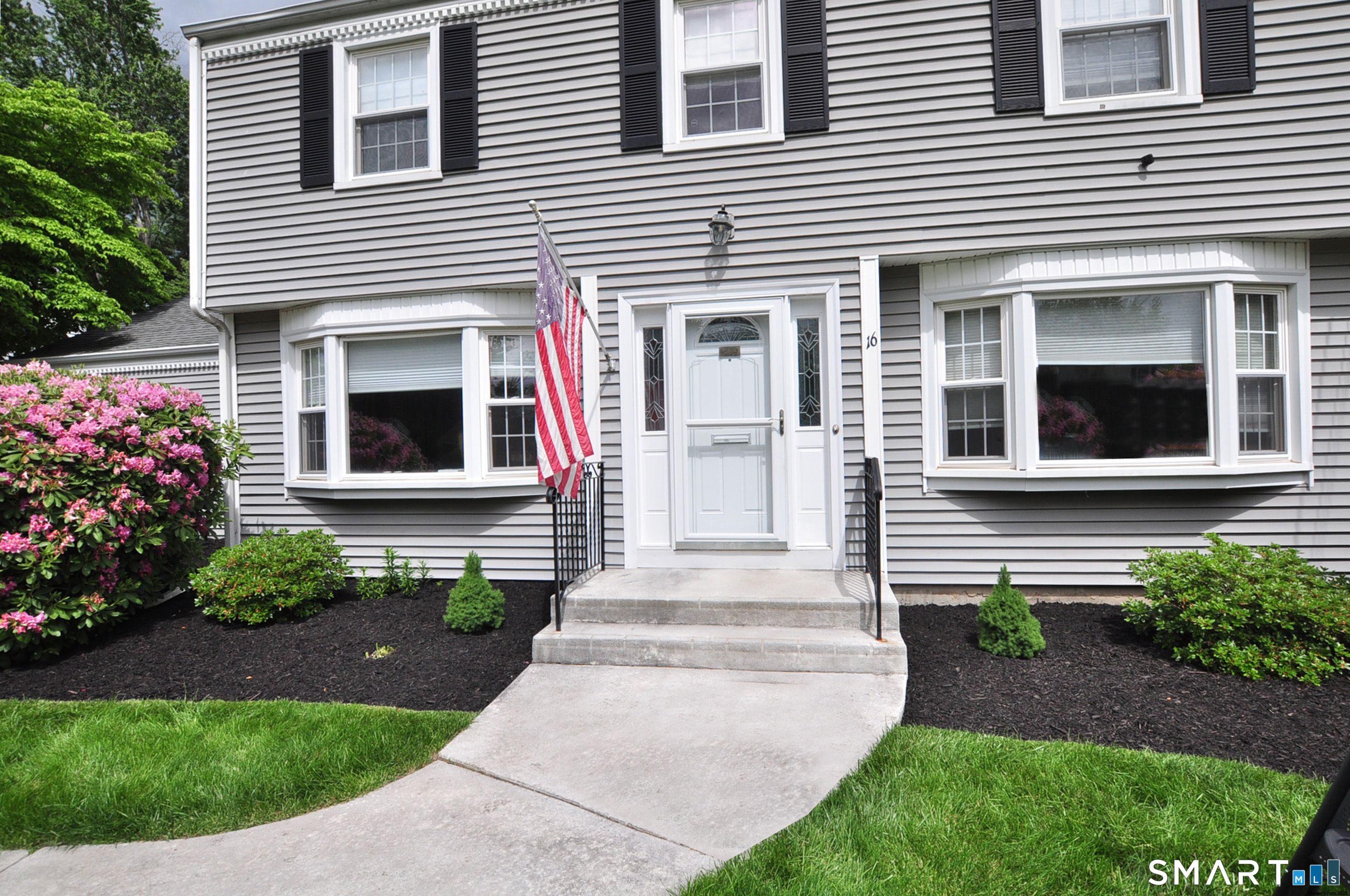 16 Miamis Road West Hartford, CT 06117 - Photo 3 of 39