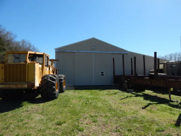 $285,000 | 6223 Beech Creek Road, Clifton, TN 38425