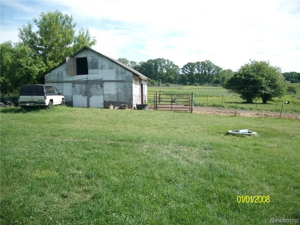 8509 Lamoreaux Road Fowlerville, MI 48836 - Photo 12 of 13 SANY1772.JPG