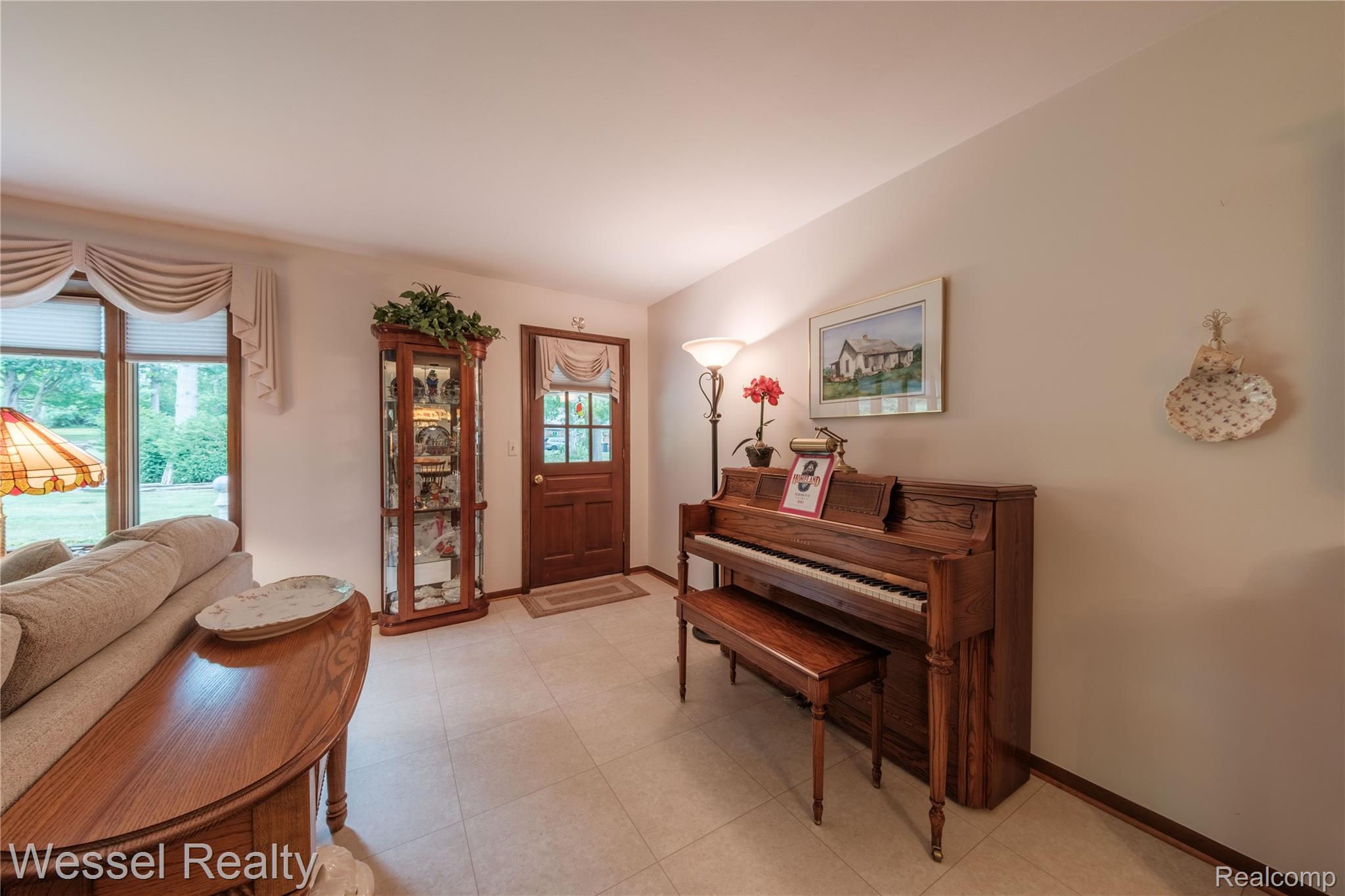 101 Michelle Drive Romeo, MI 48065 - Photo 16 of 37 michelle-017.jpg