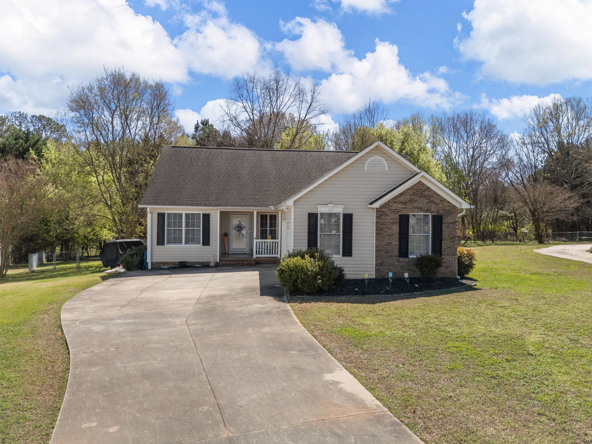 139 Cherrywood Road Woodruff, SC 29388 - Photo 1 of 39