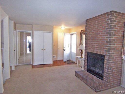 1436 Crescent Lane, Unit 320 Rochester, MI 48306 - Photo 12 of 20 Liv 1.jpg
