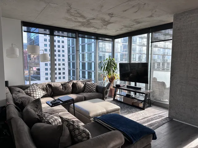 $4,000 | 659 West Randolph Street, Unit 1020, Chicago, IL 60661