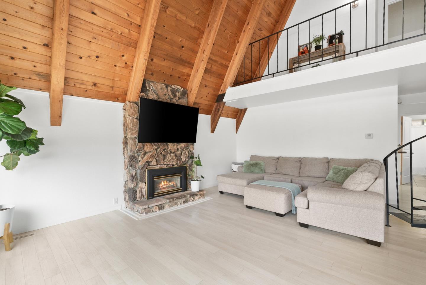 19125 Marjorie Road Salinas, CA 93907 - Photo 13 of 80 Gallery Image 13