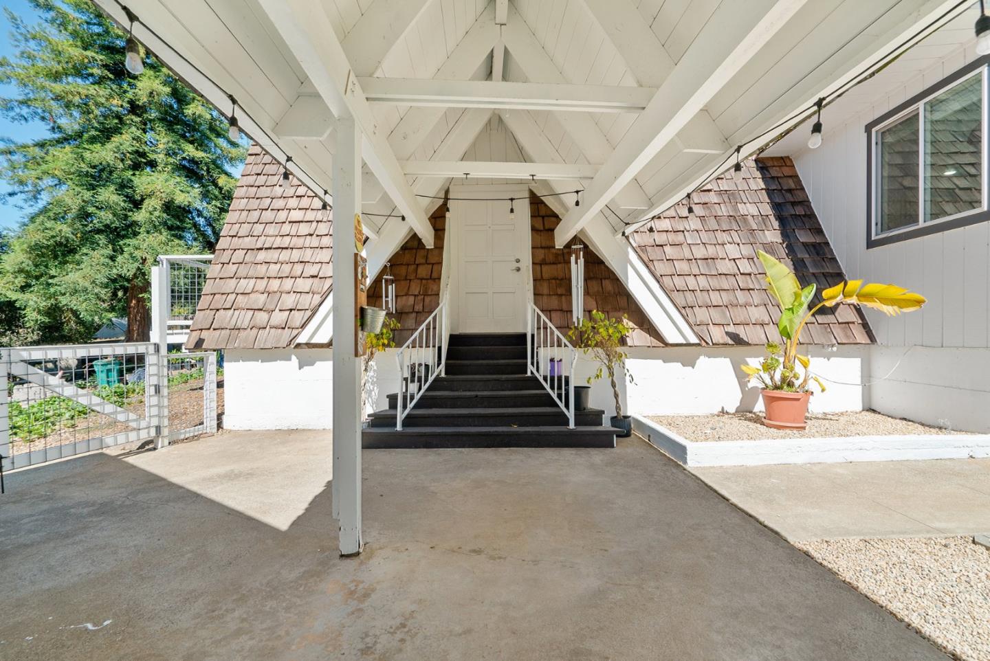 19125 Marjorie Road Salinas, CA 93907 - Photo 9 of 80 Gallery Image 9