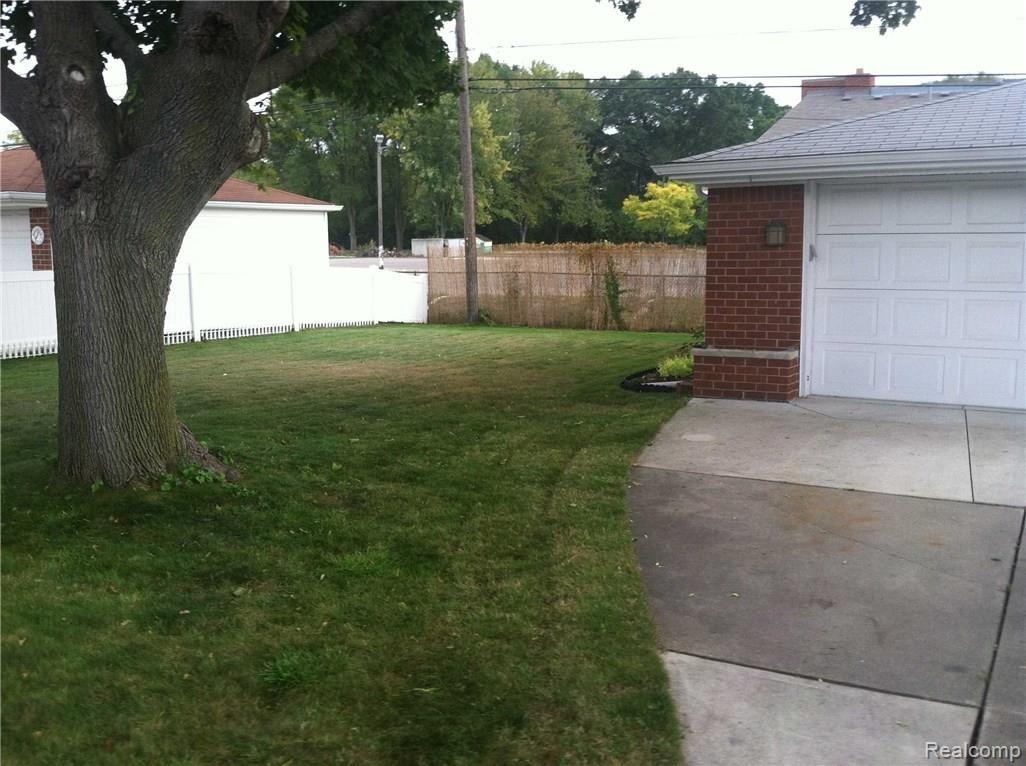 1958 Common Road Warren, MI 48092 - Photo 27 of 31 1958-common-34.jpg