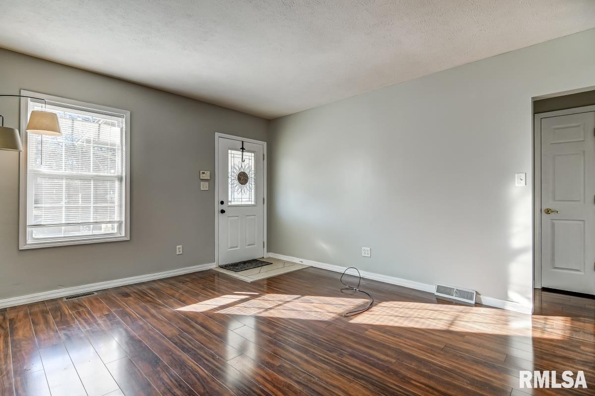 1025 West Monroe Street Springfield, IL 62704 - Photo 3 of 22 Gallery Image 3