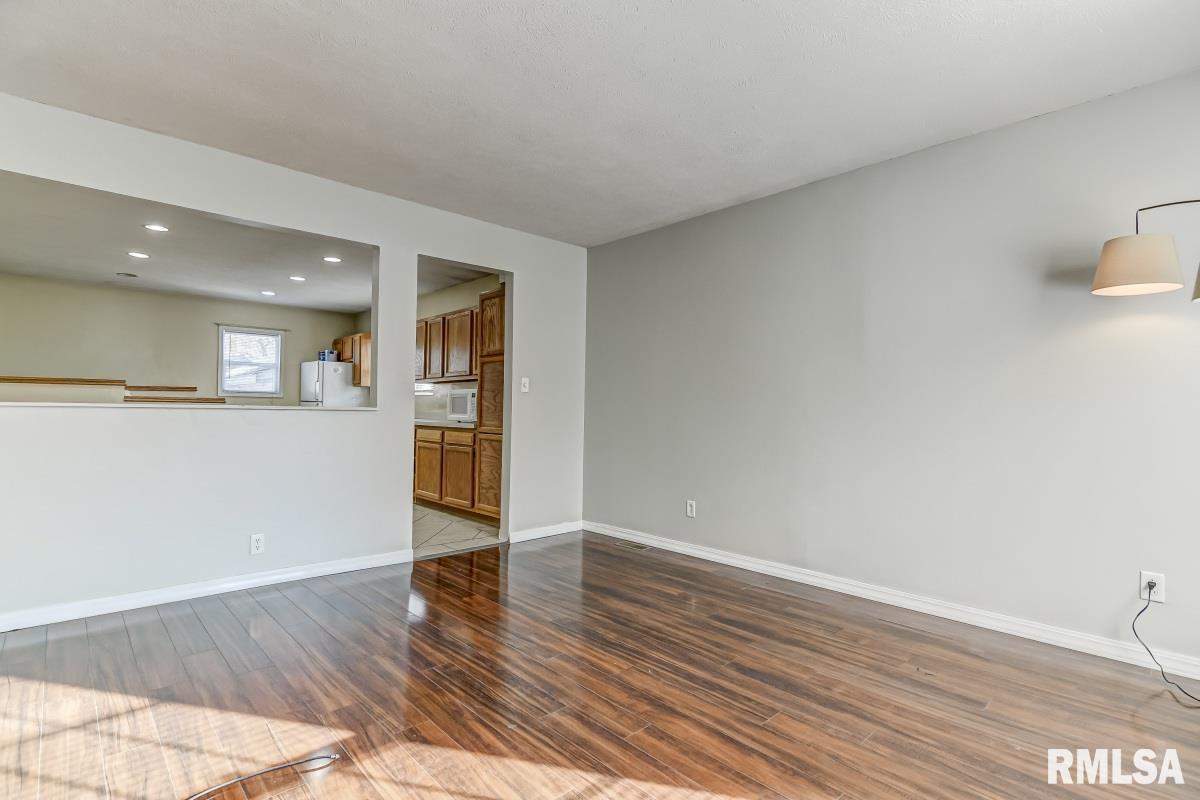 1025 West Monroe Street Springfield, IL 62704 - Photo 4 of 22 Gallery Image 4