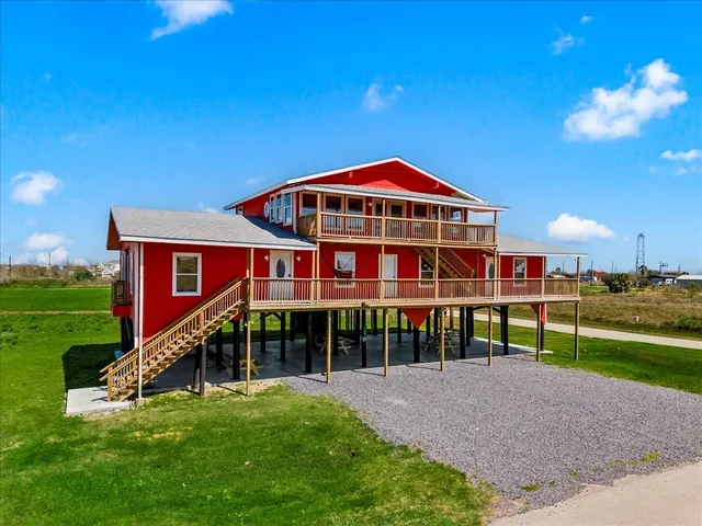 $799,000 | 920 17th Street, Port Bolivar, TX 77650