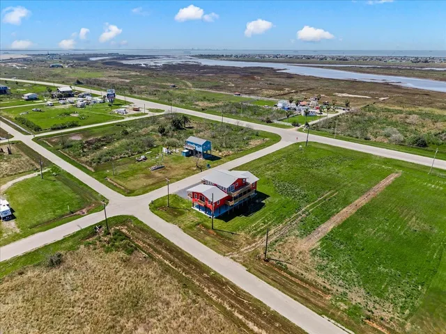 $799,000 | 920 17th Street, Port Bolivar, TX 77650