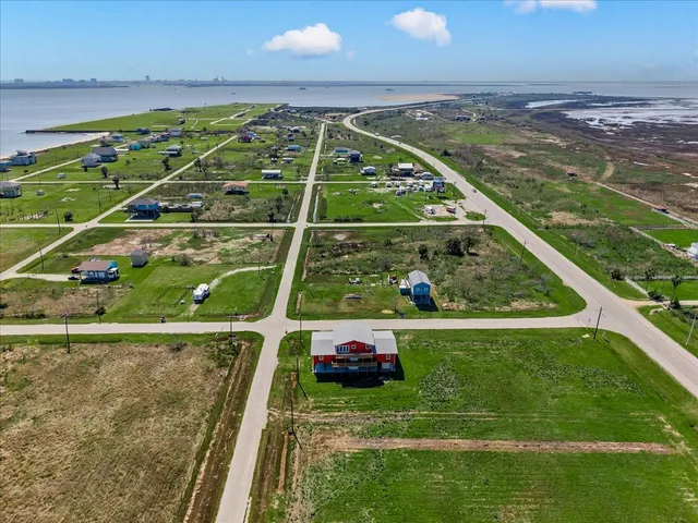 $799,000 | 920 17th Street, Port Bolivar, TX 77650