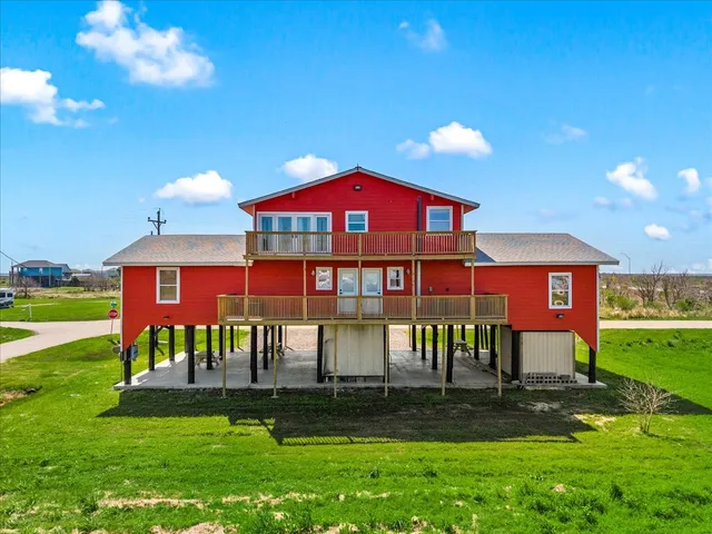 $799,000 | 920 17th Street, Port Bolivar, TX 77650