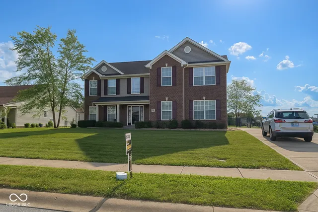 $328,000 | 254 Halldale Drive, Whiteland, IN 46184