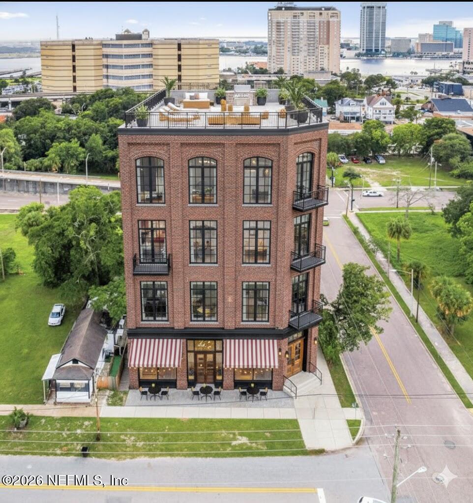 421 North Washington Street Jacksonville, FL 32202 - Photo 14 of 16 a view of a city that has tall trees