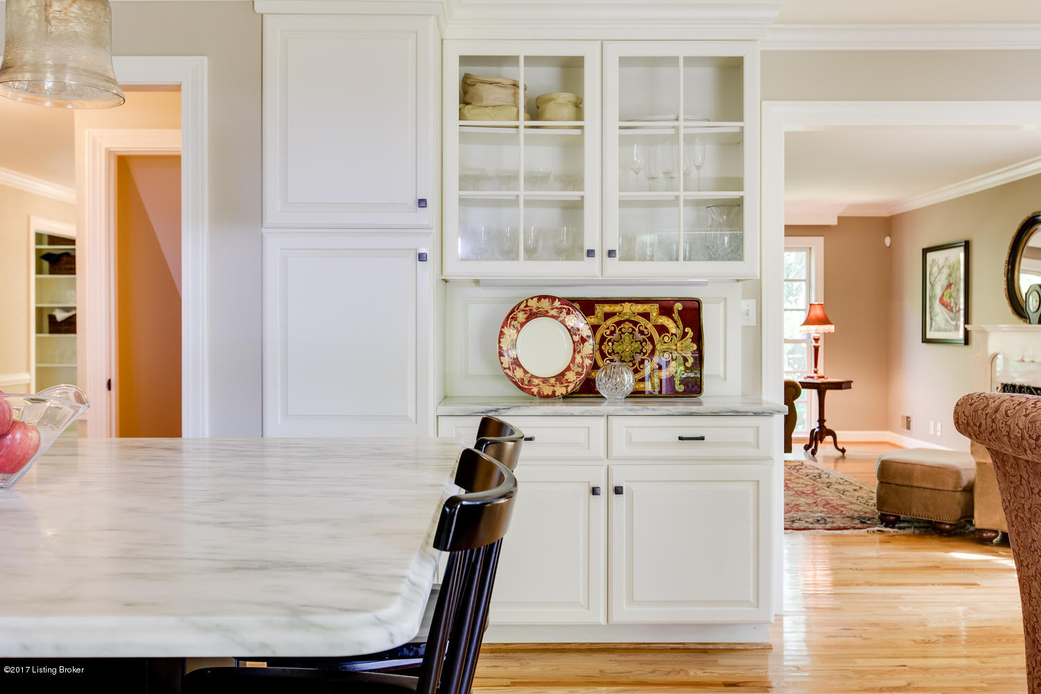 2430 Woodside Road Louisville, KY 40207 - Photo 17 of 54 Cabinet Space